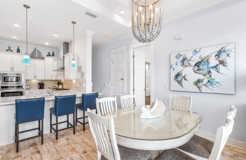 Panama City Beach House | PROMINENCE 30A NEW 6-SEATER GOLF CART END LOCATION/NEAR POOL