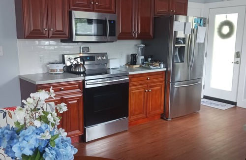 Mount Airy House | PROMO 10% WEEKLY/20% MONTHLYnPet Friendly on Forrest, Small fenced area for pets