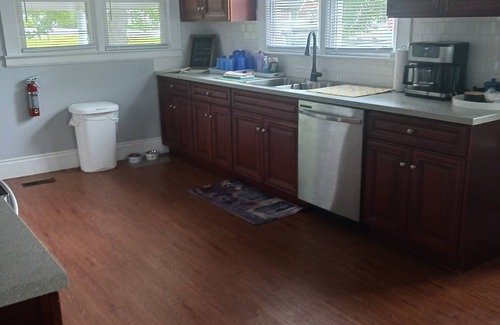 Mount Airy House | PROMO 10% WEEKLY/20% MONTHLYnPet Friendly on Forrest, Small fenced area for pets