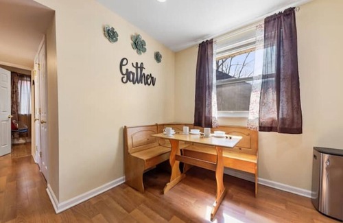 Lisle House | PROMO 15% MONTHLY DISCOUNT!nCozy House, Close to Benedictine & North Central