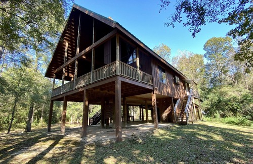 McNeill Cabin | PROMO 20% WEEKLY AND 25% MONTHLY DISCOUNT!nCreekside Cabin #2 “The Lodge”