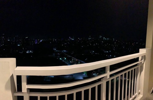 Cubao Apartment | Promo! BNew accessible 1BR condo w/city view