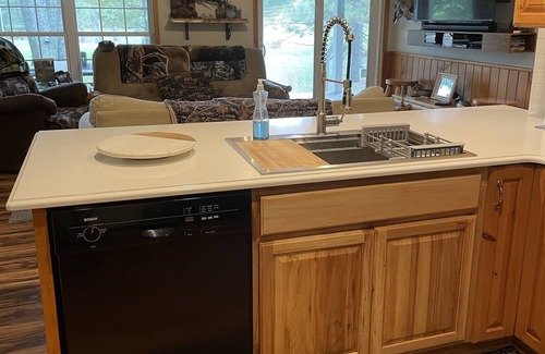 Spruce House | PROMO FOR WEEKLY STAY OF 5% Charming Maple Lane Lodge By Beautiful Hubbard Lake!