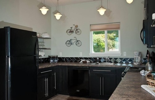 Depoe Bay Condo | Promo! Stunning Ocean Views~Top Floor Condo w/Free Wifi, HDTV and Much More