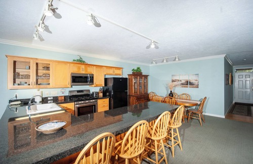 Depoe Bay Condo | Promo! Stunning Oceanfront Condo, Wifi, HDTV, Hot Tub, Indoor Pool and More!