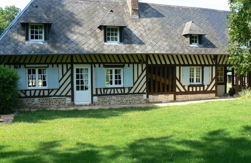 Le Mesnil-sur-Blangy House | Property 20km from Deauville: 2 holiday homes, a leisure room