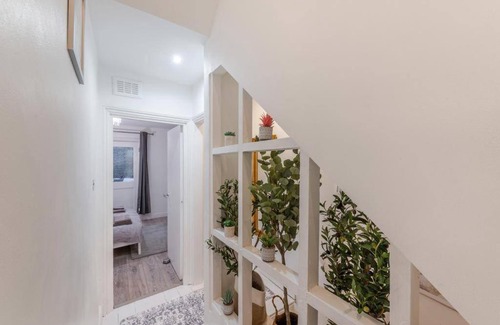 Hammersmith Broadway Apartment | property discarded