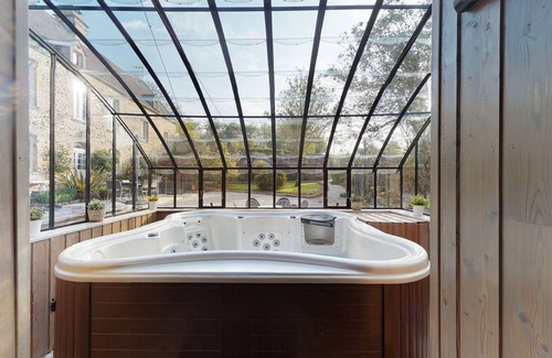 Valognes House | Property DUCKERIE, 55 people, SPA, games room, sea