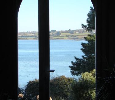 Plougrescant House | Propriété pieds dans l’eau, vue mer exceptionnelle