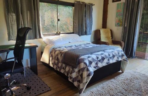 Rancho Queimado House | Propriedade inteira e Kombi-home em meio à mata