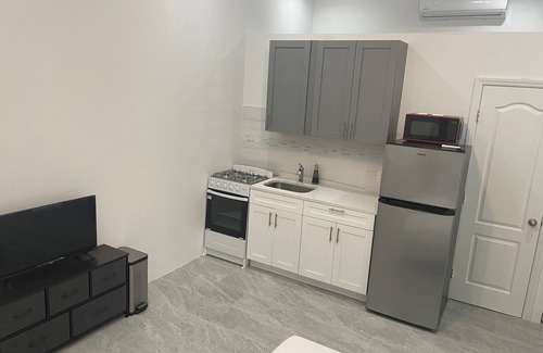 Bodden Town Apartment | Prosecco Estate Hybrid - Studio