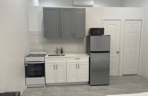 Bodden Town Apartment | Prosecco Estate Hybrid - Studio