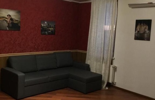 Dniprovs'kyi District Apartment | Просторная квартира