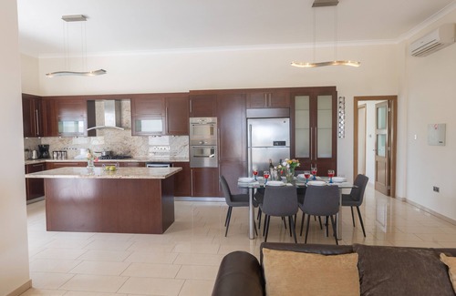 Protaras Villa | Protaras Holiday Villa PA7 - a villa that sleeps 16 guests in 7 bedrooms