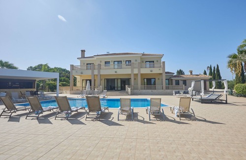 Protaras Villa | Protaras Holiday Villa PA7 - a villa that sleeps 16 guests in 7 bedrooms