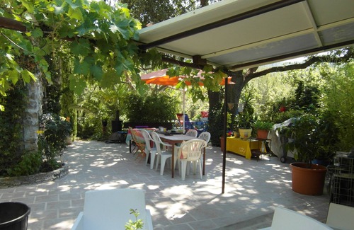 Evenos House | Provencal farmhouse in a natural setting