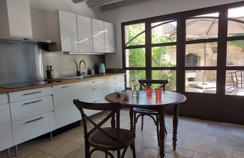 Saint-Etienne-du-Gres Other | Provencal farmhouse with stone charm - 5 bedrooms - heated swimming pool 10p