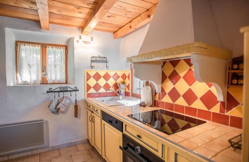 Barjols House | Provencal gîte with shared pool