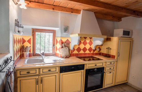 Barjols House | Provencal gîte with shared pool