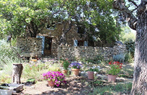 Gordes House | Provencal Mazet with dominant view of the Luberon private pool and air conditioning