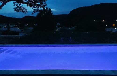 Gaujac Villa | Provence/Avignon/Uzès villa with view, air-conditioned, private and secure swimming pool