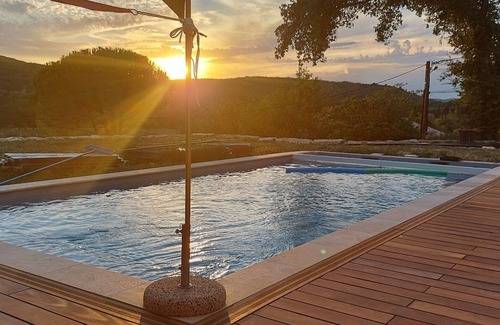 Gaujac Villa | Provence/Avignon/Uzès villa with view, air-conditioned, private and secure swimming pool