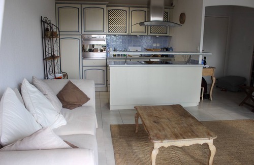 Golfe Juan Apartment | Provence modern 3 rooms seaview apartment on the beach. Air conditioned. Car park