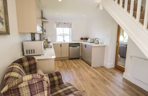 Scawton Cottage | PROVIDENCE COTTAGE, with a garden in Easingwold