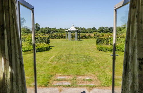 Scawton Cottage | PROVIDENCE COTTAGE, with a garden in Easingwold