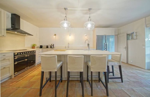 Saint-Mathieu Villa | Provincial Country Home in the Heart of Luberon: A Dream Retreat in Provence