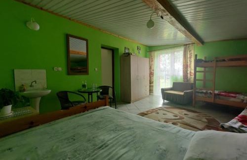Uherce Mineralne Resort | Przy Winogronie