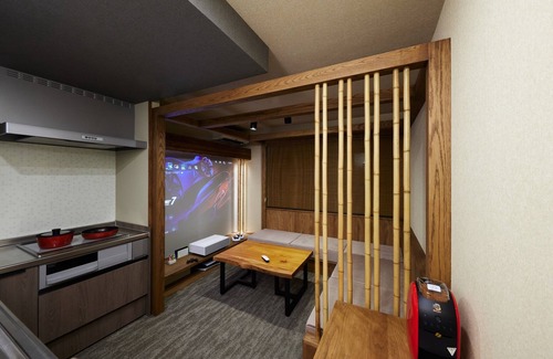 Nishinari House | PS5 and Nintendo Switch Direct to KIX /Osaka Ōsaka