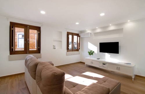 Vila Real Santo Antonio House | 103 m² House ∙ 2 bedrooms ∙ 5 guests