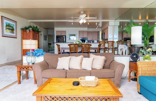 Princeville Condo | Pu'u Poa #305: 2 Bdrm/2 bath Direct Ocean & Sunset Views. Whale Watching!