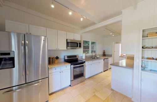 Kamuela House | Puako Tropical Garden Retreat - Across from Beach - New AC