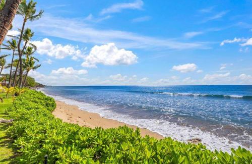 Downtown Lahaina House | Puamana 254-1 Elegant Oceanfront Beautiful Remodel