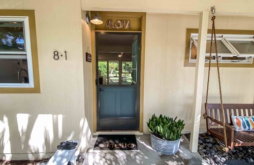Historic Lahaina Front Street Cottage | Puamana: New, bright, clean, modern gem! Vitamix, surfboards, bikes included