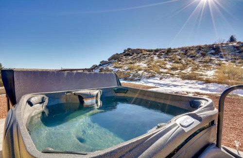 Pueblo West House | Pueblo Five Star Pikes Peak View Home with Hot Tub