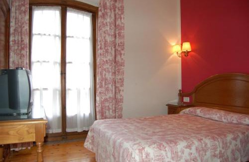El Puente Hotel | Puente Romano