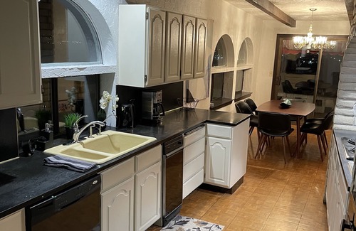 Monitor House | Puerta del Sol 5 BR 3 BA indoor pool,sauna