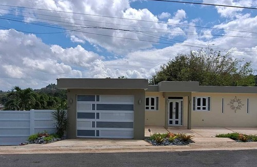 Minillas Apartment | Puerto Rico-Breathtaking Views -Centrally located-Family-Relaxation
