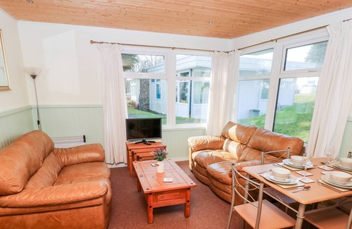Haverfordwest Cottage | PUFFIN CHALET, family friendly, with a garden in Roch