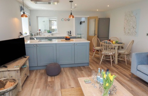 Craster Cottage | PUFFIN COTTAGE, family friendly, character holiday cottage in Craster