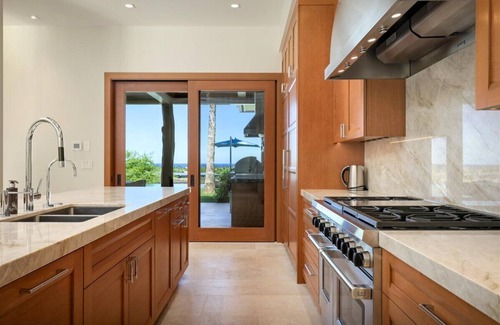 Kaupulehu House | Puka Pa 4 – Modern & Luxurious | Onsite Staff & Daily Housekeeping