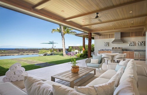 Kaupulehu House | Puka Pa 4 – Modern & Luxurious | Onsite Staff & Daily Housekeeping