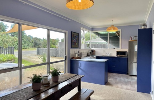 Pohara House | Pukeko Cottage - Pohara Holiday Home