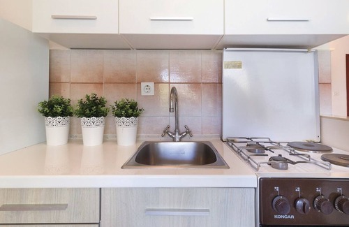 Valdebek Apartment | Pula: APARTMENT SANDRA - YOUR PLACE TO STAY! 2/4 people