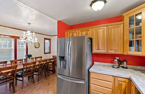 Wallace House | Pulaski Trail Escape/Fully Stocked Kitchen/Sleeps 18 w Off Street Parking