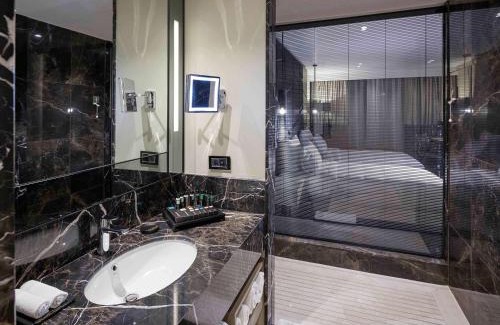 Bahcelievler Hotel | Pullman Istanbul Hotel & Convention Center