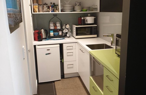 Harewood Apartment | PUMPHOUSE APARTMENT- AIRPORT,spacious,private, warm, homely, family